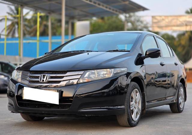 https://images10.gaadi.com/usedcar_image/4520879/original/processed_5d867875ab58537f6e262a17c9bb6c61.jpg?imwidth=6402