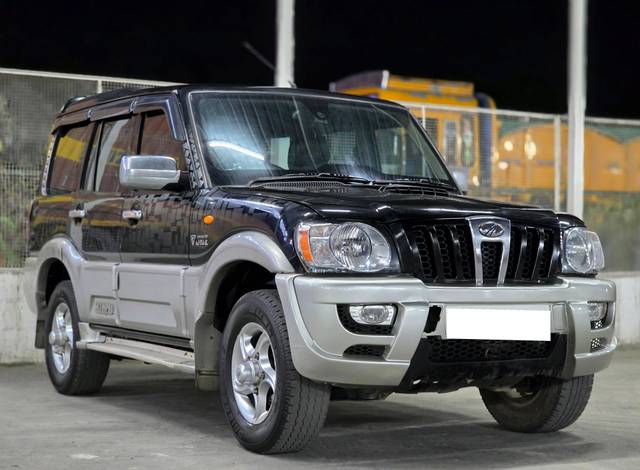 https://images10.gaadi.com/usedcar_image/4520883/original/processed_6d07c147eb51bc18dff1687232ecd283.jpg?imwidth=6400