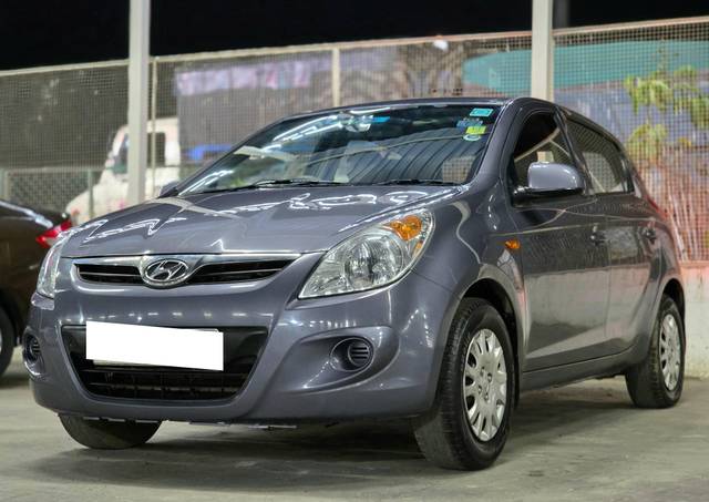 https://images10.gaadi.com/usedcar_image/4520885/original/processed_34903dc46531eafa413961f9ff6c1a52.jpg?imwidth=6402