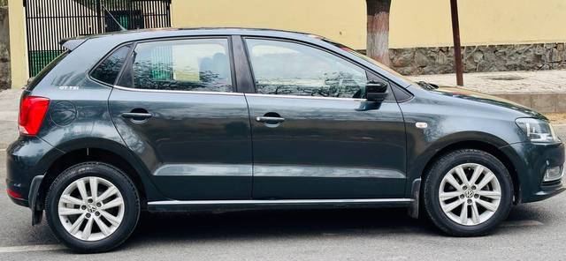 https://images10.gaadi.com/usedcar_image/4520892/original/processed_d2b8c46f9ab2208e42c0390a51f1ae89.jpg?imwidth=6401