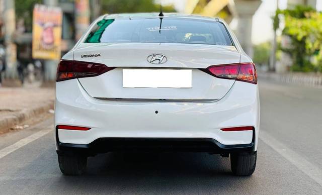 https://images10.gaadi.com/usedcar_image/4520895/original/processed_46acfba7650c0fbc4e67e9589c38c2f9.jpg?imwidth=6401
