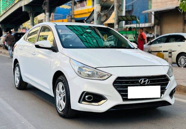 https://images10.gaadi.com/usedcar_image/4520895/original/processed_548c9d3aa53995148bf50dbfee14de10.jpg?imwidth=6400