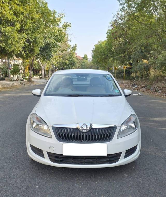 https://images10.gaadi.com/usedcar_image/4520897/original/processed_4c78409128181feb36f3eec435009afd.jpg?imwidth=6400