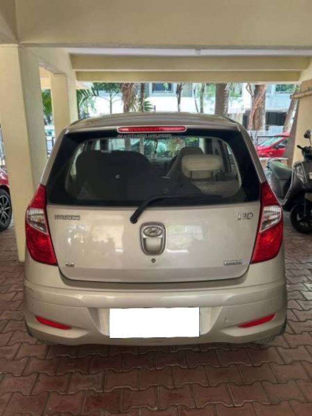 https://images10.gaadi.com/usedcar_image/4520921/original/processed_5f4dd32c-a3b7-4a42-9bd9-5145b931e48f.jpg?imwidth=6401