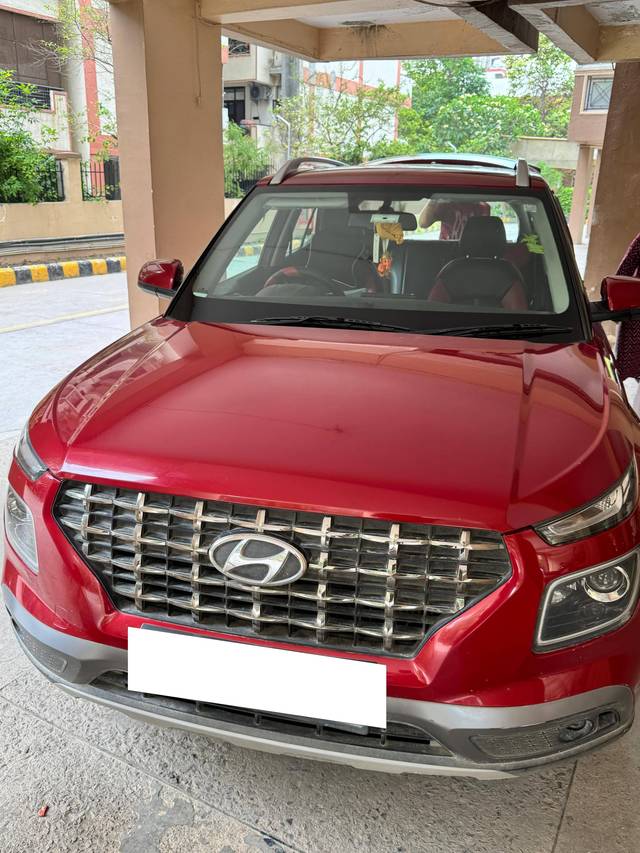 https://images10.gaadi.com/usedcar_image/4520950/original/processed_cfa39f94-fe90-4467-9204-928860d2eaa1.jpg?imwidth=6401