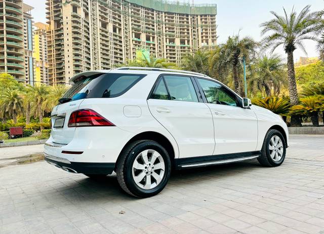 https://images10.gaadi.com/usedcar_image/4520958/original/4460ada90df48304b98aecf7b3ab13b9.jpg?imwidth=6402