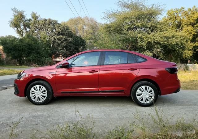 https://images10.gaadi.com/usedcar_image/4520961/original/349df0ab08c0b2d80d4a963a9595e059.jpg?imwidth=6401