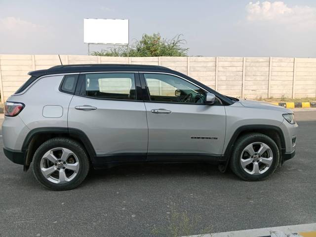 https://images10.gaadi.com/usedcar_image/4521002/original/processed_e7ca7f1d4517acbb4cb3e1ae4e979416.jpg?imwidth=6401