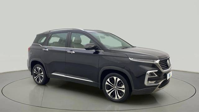https://images10.gaadi.com/usedcar_image/4521003/original/b7fb4b75e44e3b77d24f9135703251aa.jpg?imwidth=6400