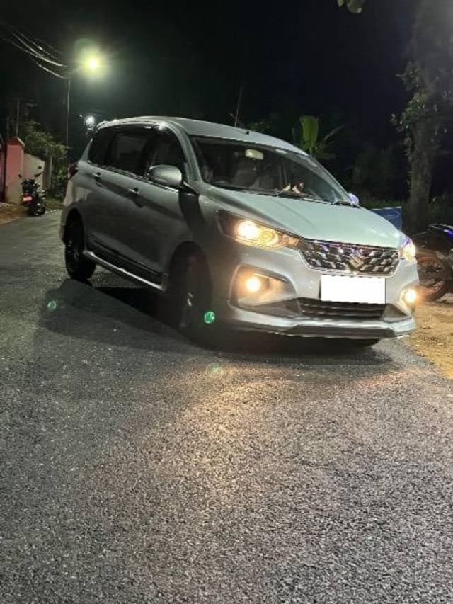https://images10.gaadi.com/usedcar_image/4521034/original/processed_c4a49aee-1e68-491f-94c1-42e7dac7d932.jpeg?imwidth=6400