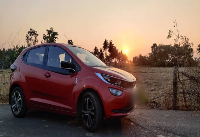 https://images10.gaadi.com/usedcar_image/4521038/original/fbcdd710-6f79-4aed-8fa6-973d051afdbb.?imwidth=6400
