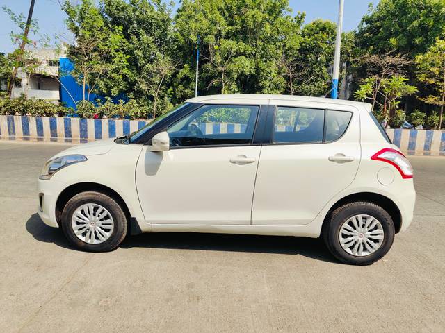 https://images10.gaadi.com/usedcar_image/4521072/original/0597c0fef5bb97b4f6d21427b11cd2a8.jpg?imwidth=6402