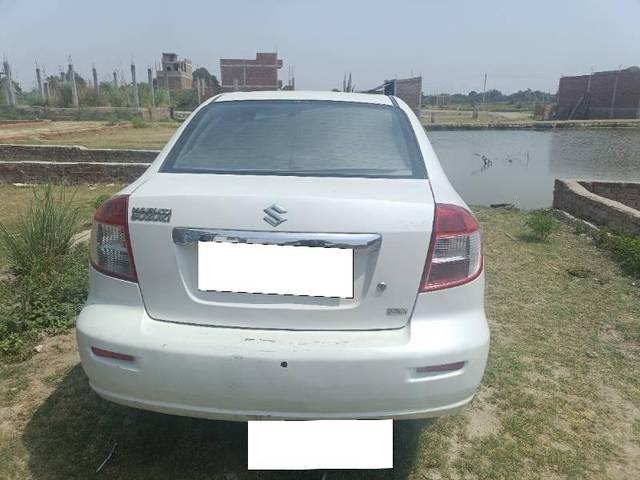 https://images10.gaadi.com/usedcar_image/4521075/original/processed_27d76fa7-cce8-4330-8994-c4def9660be8.jpg?imwidth=6402