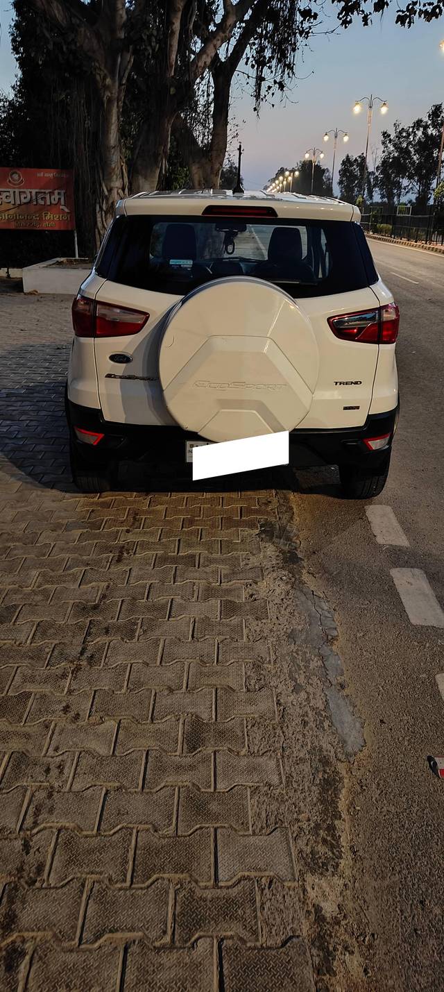 https://images10.gaadi.com/usedcar_image/4521079/original/processed_8ea5d730a982564a3c06e93bf096a2ce.jpg?imwidth=6401