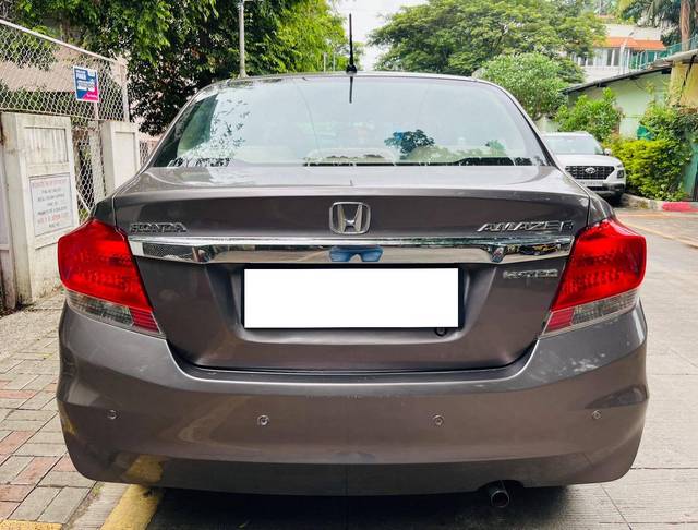 https://images10.gaadi.com/usedcar_image/4521107/original/processed_9263eb8cf53e91c119310b5c80576323.jpg?imwidth=6401