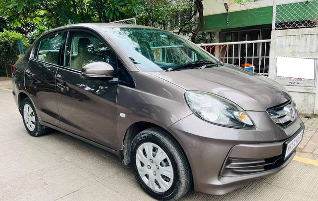 https://images10.gaadi.com/usedcar_image/4521107/original/processed_a384c6e1d1050497385227ac17e794fe.jpg?imwidth=6400