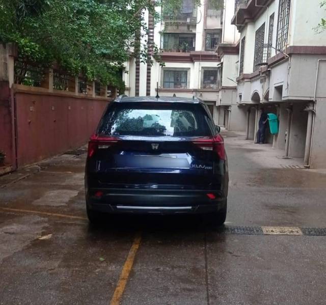 https://images10.gaadi.com/usedcar_image/4521133/original/processed_06cc543398ead0e9f16957af92b06565.jpeg?imwidth=6402