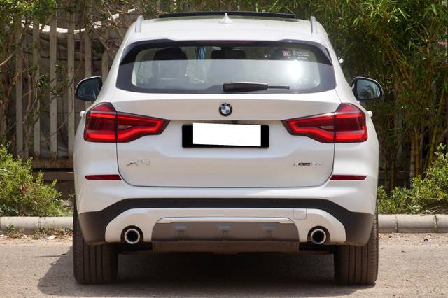 https://images10.gaadi.com/usedcar_image/4521146/original/processed_8d53c8423874807ef2ecca60b140564c.jpg?imwidth=6402