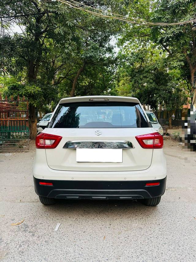 https://images10.gaadi.com/usedcar_image/4521149/original/processed_dba2bd0688acc22587b421216cb09afc.jpg?imwidth=6402