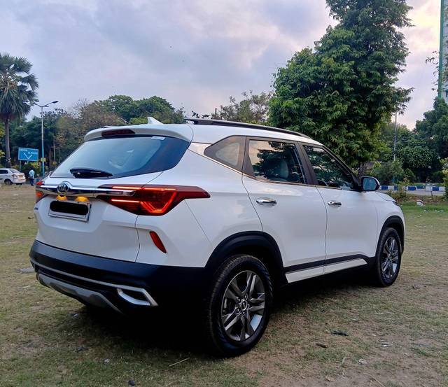 https://images10.gaadi.com/usedcar_image/4521150/original/processed_0b3941e9427a23900ff8ae66b14be60c.jpg?imwidth=6402
