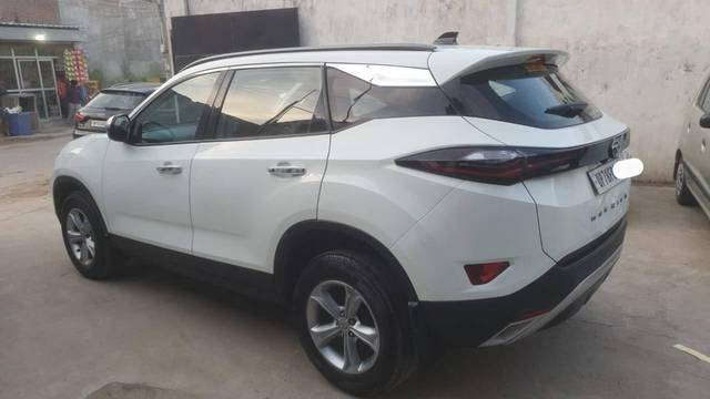 https://images10.gaadi.com/usedcar_image/4521160/original/processed_e7c42ca0c056ec4a9fc5347a687ce83d.jpg?imwidth=6402