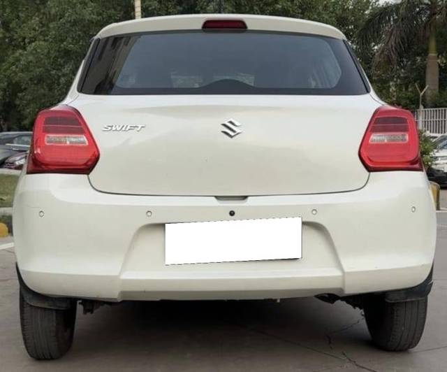 https://images10.gaadi.com/usedcar_image/4521167/original/processed_7e59ea7cf23e0bf1fa833ab903a134bc.jpg?imwidth=6401