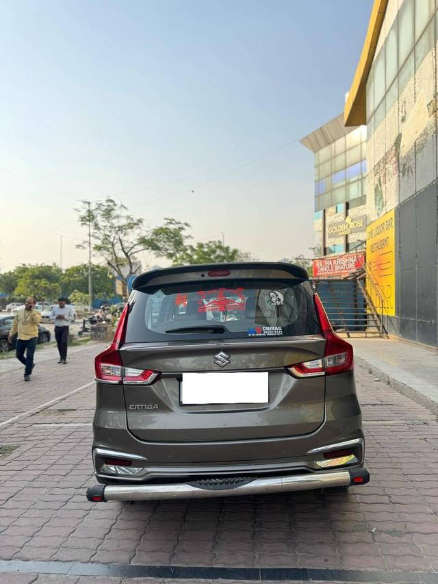 https://images10.gaadi.com/usedcar_image/4521171/original/processed_8ec87d7699d5948d95111208ac1cda09.jpg?imwidth=6402