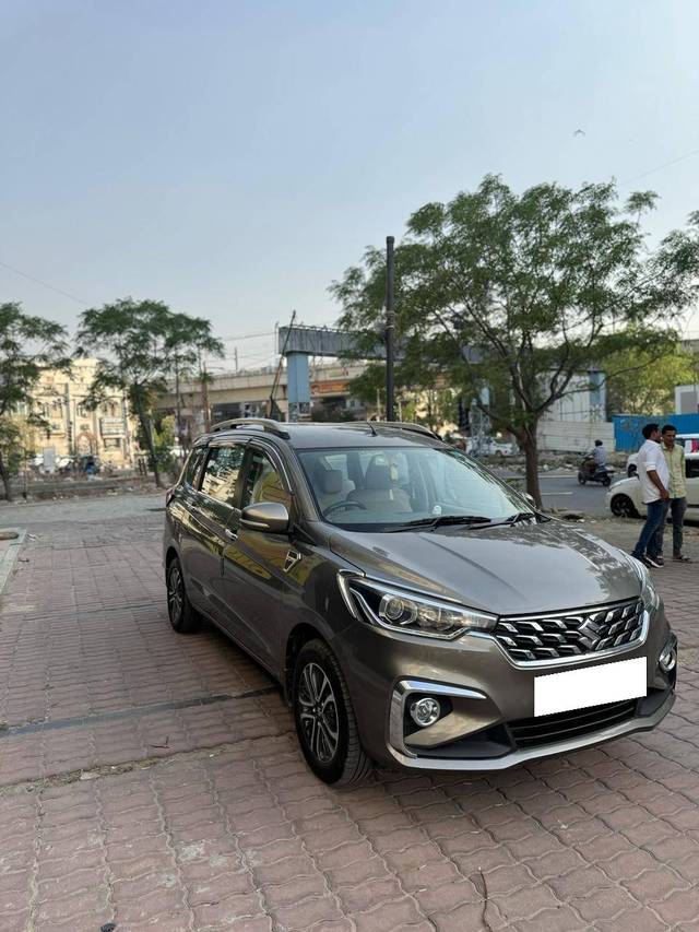 https://images10.gaadi.com/usedcar_image/4521171/original/processed_c8d149d9d2582291df8737a5248e0074.jpg?imwidth=6400