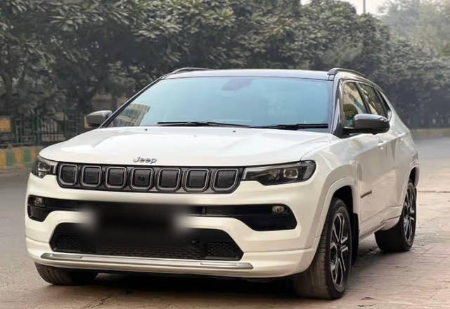 https://images10.gaadi.com/usedcar_image/4521177/original/3303e005-5a66-491c-943a-3d67a3ddf3ee.?imwidth=6400