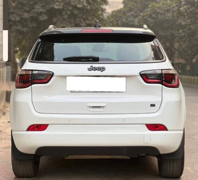 https://images10.gaadi.com/usedcar_image/4521177/original/processed_79ae64e9-6cd2-4cf1-9b2e-22250e4a4493.jpeg?imwidth=6401