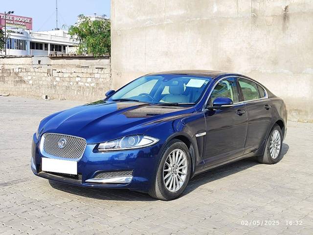 https://images10.gaadi.com/usedcar_image/4521180/original/processed_227e8f4766fa6f9f9b90f25a7108bcdb.jpeg?imwidth=6401