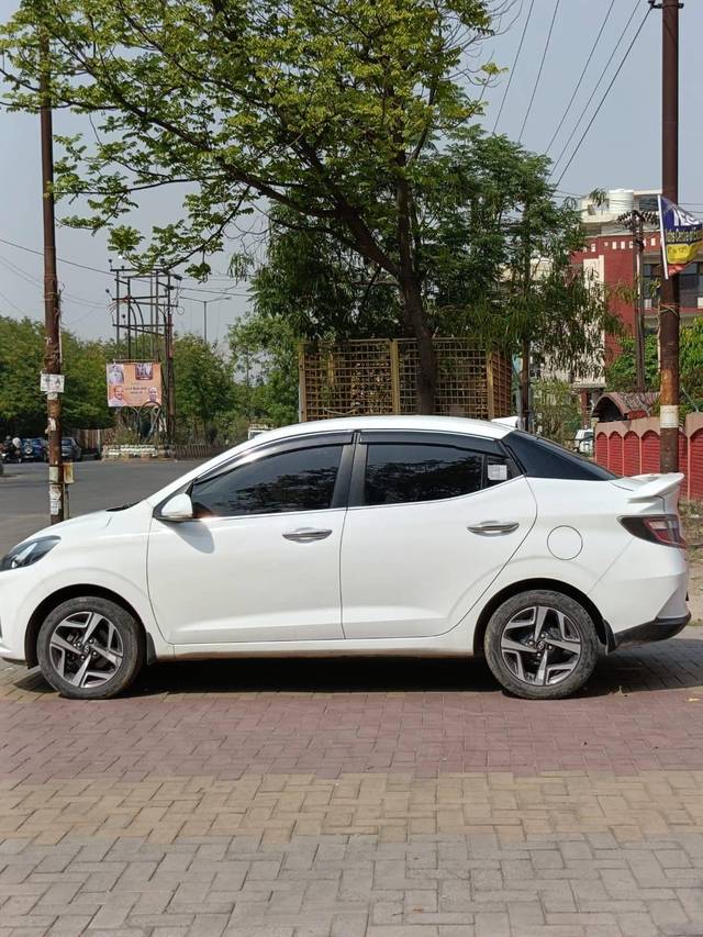 https://images10.gaadi.com/usedcar_image/4521208/original/processed_16bb9df3a975714249eaa7a0f9e47e39.jpg?imwidth=6402