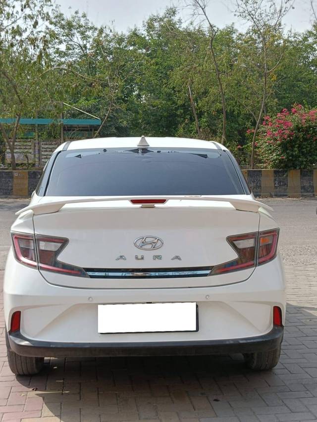 https://images10.gaadi.com/usedcar_image/4521208/original/processed_9e33220100847c57b8c59781f8465c4d.jpg?imwidth=6401