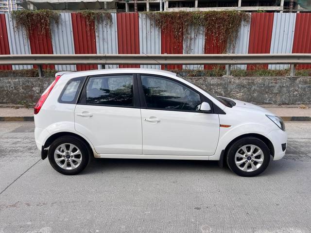 https://images10.gaadi.com/usedcar_image/4521213/original/d990e9cd4d10721d982ced697b8e3b01.jpg?imwidth=6401