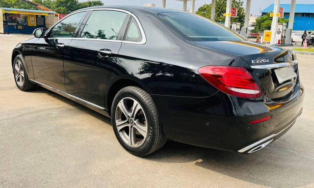 https://images10.gaadi.com/usedcar_image/4521214/original/processed_17cfab0a3efdb38a9c35f42da1f3cef8.png?imwidth=6402