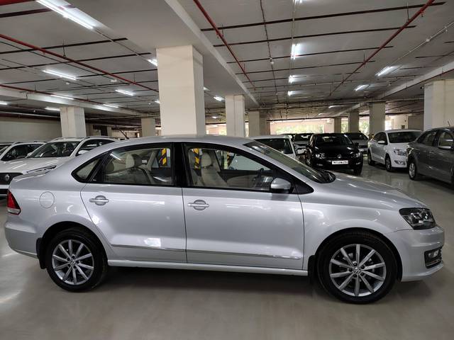 https://images10.gaadi.com/usedcar_image/4521216/original/processed_8cf3a4c6ab0a877438a7f033b42fa65d.jpg?imwidth=6401