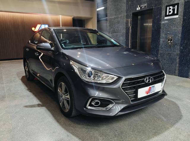 https://images10.gaadi.com/usedcar_image/4521220/original/processed_7050910e487d25edddb147785e193328.jpg?imwidth=6400
