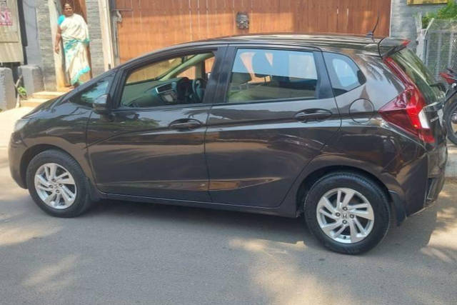 https://images10.gaadi.com/usedcar_image/4521221/original/7fb6f5edecde70ae41d4349dfac85036.png?imwidth=6400