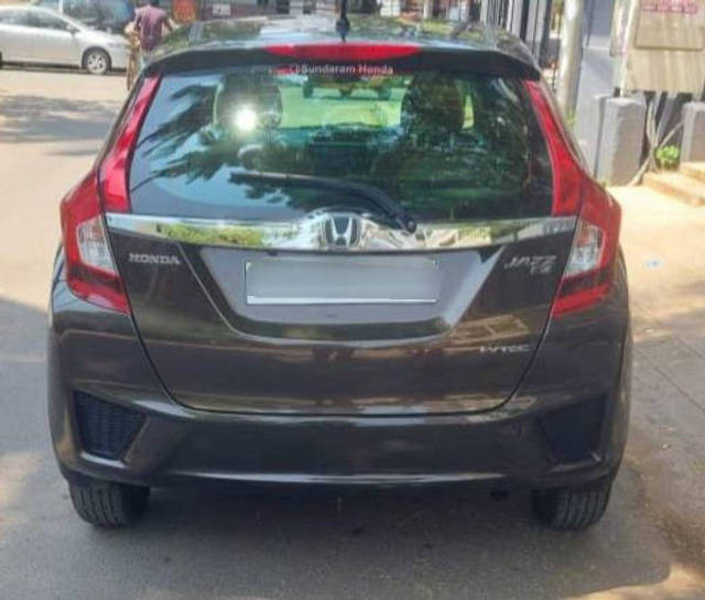 https://images10.gaadi.com/usedcar_image/4521221/original/processed_3ec13c3f9025445404343a4d7195836c.png?imwidth=6402