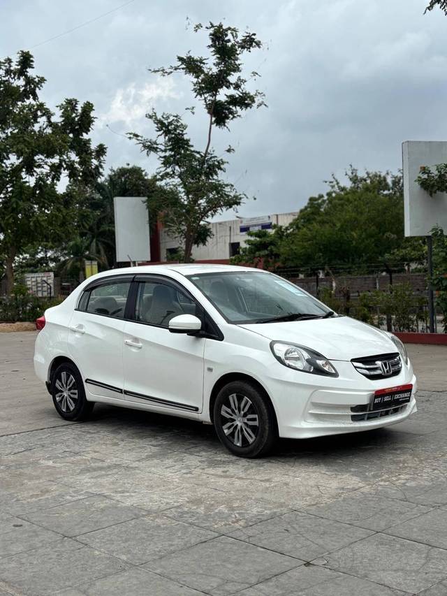 https://images10.gaadi.com/usedcar_image/4521224/original/processed_debc4632a39b07c1079239d3c0b099b3.jpg?imwidth=6400