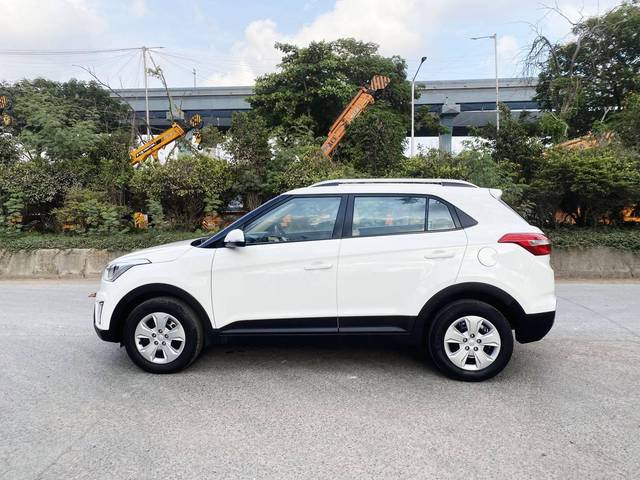 https://images10.gaadi.com/usedcar_image/4521226/original/processed_aaefcfa1a5ab1f13e558e0db563e8fe2.jpg?imwidth=6402