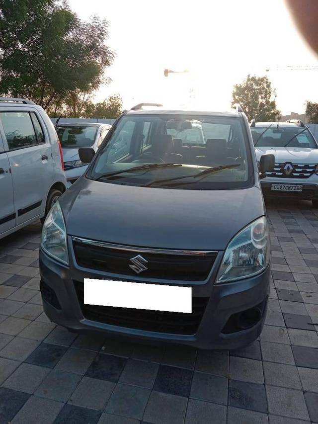 https://images10.gaadi.com/usedcar_image/4521231/original/processed_281080e2c3b693ed0c1e5b964639cf5f.jpg?imwidth=6402