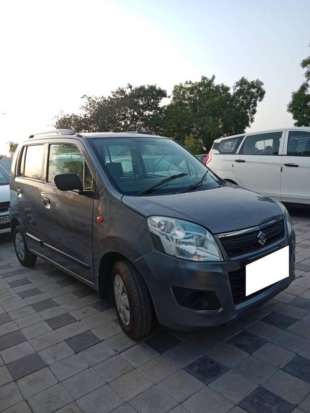 https://images10.gaadi.com/usedcar_image/4521231/original/processed_59c76ee64650a37377fe0e277591a9e4.jpg?imwidth=6400