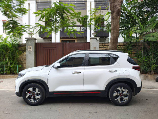 https://images10.gaadi.com/usedcar_image/4521235/original/processed_e9c29da31eb832a671fb69f86a4d3387.png?imwidth=6402