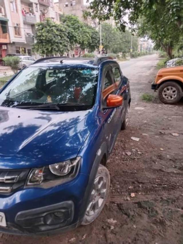 https://images10.gaadi.com/usedcar_image/4521238/original/processed_09e1785a-1216-45fd-9ba4-9de55dc3c9b8.jpg?imwidth=6402