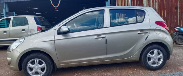 https://images10.gaadi.com/usedcar_image/4521242/original/53d51aa85aa893570ee910b64bd29656.png?imwidth=6400