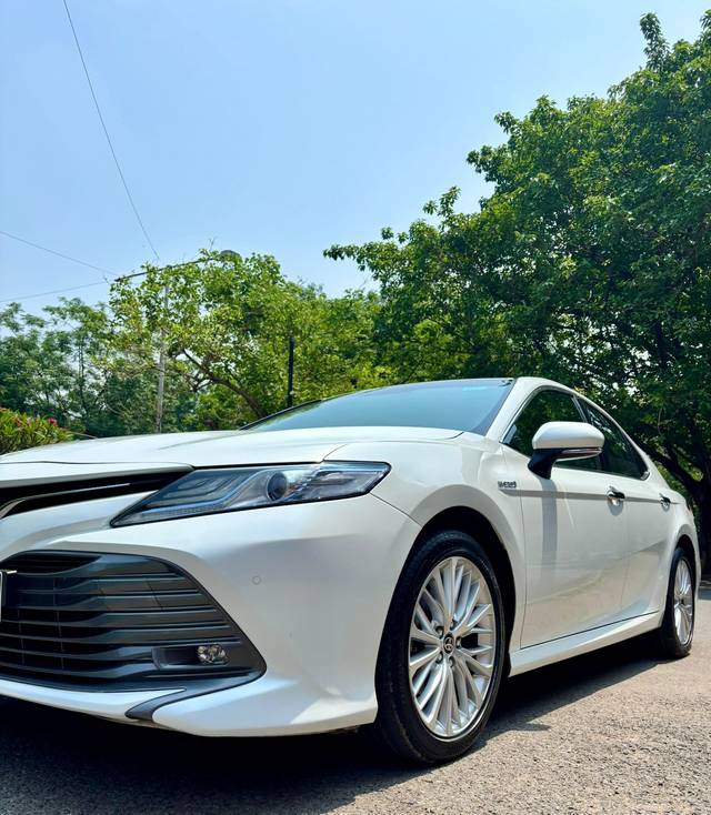 https://images10.gaadi.com/usedcar_image/4521243/original/f138444f552e65f97552f8a69f631a51.jpg?imwidth=6402