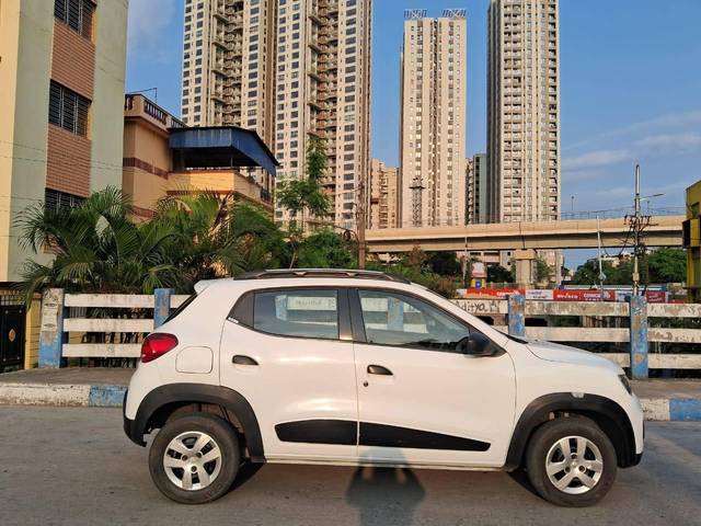 https://images10.gaadi.com/usedcar_image/4521250/original/processed_13db40f07806afd863e19110cfbb3d6a.jpg?imwidth=6401