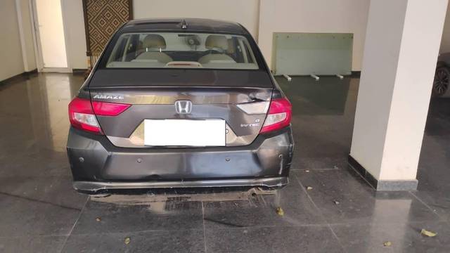 https://images10.gaadi.com/usedcar_image/4521259/original/processed_d825c8c4-6171-4ef0-b1c0-12927902c834.jpg?imwidth=6402