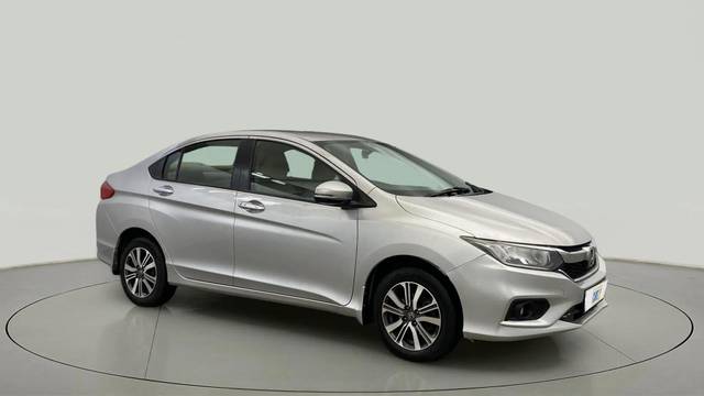 https://images10.gaadi.com/usedcar_image/4521266/original/88ddaa01520a362f20af9f8f1c6c5225.jpg?imwidth=6400